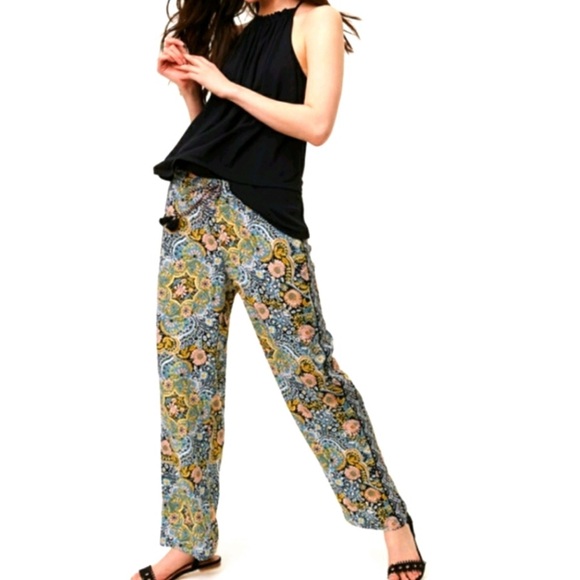 Dresses & Skirts - Floral Print Mini Dress